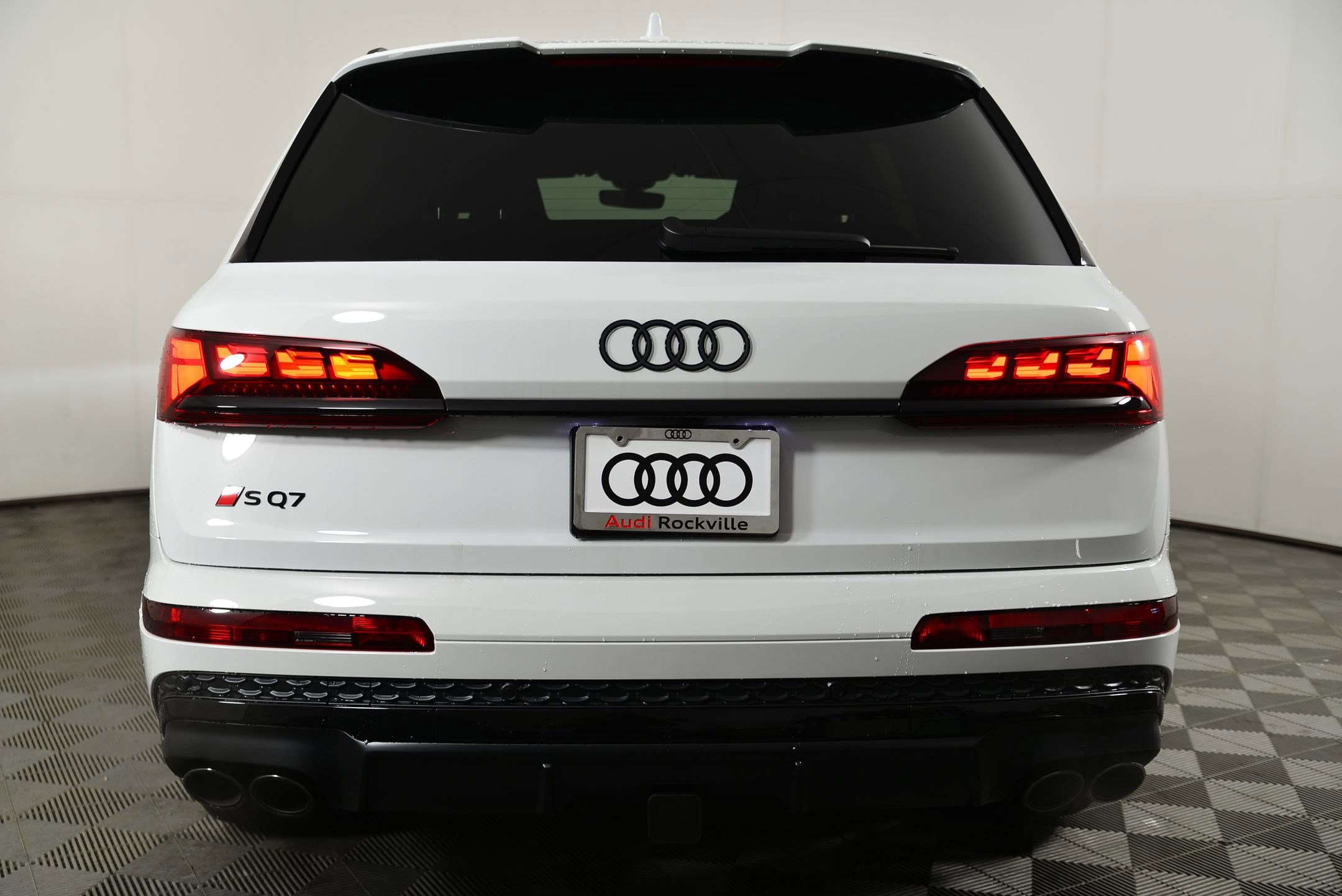 New 2026 Audi SQ7 Prestige AWD/4WD image 9