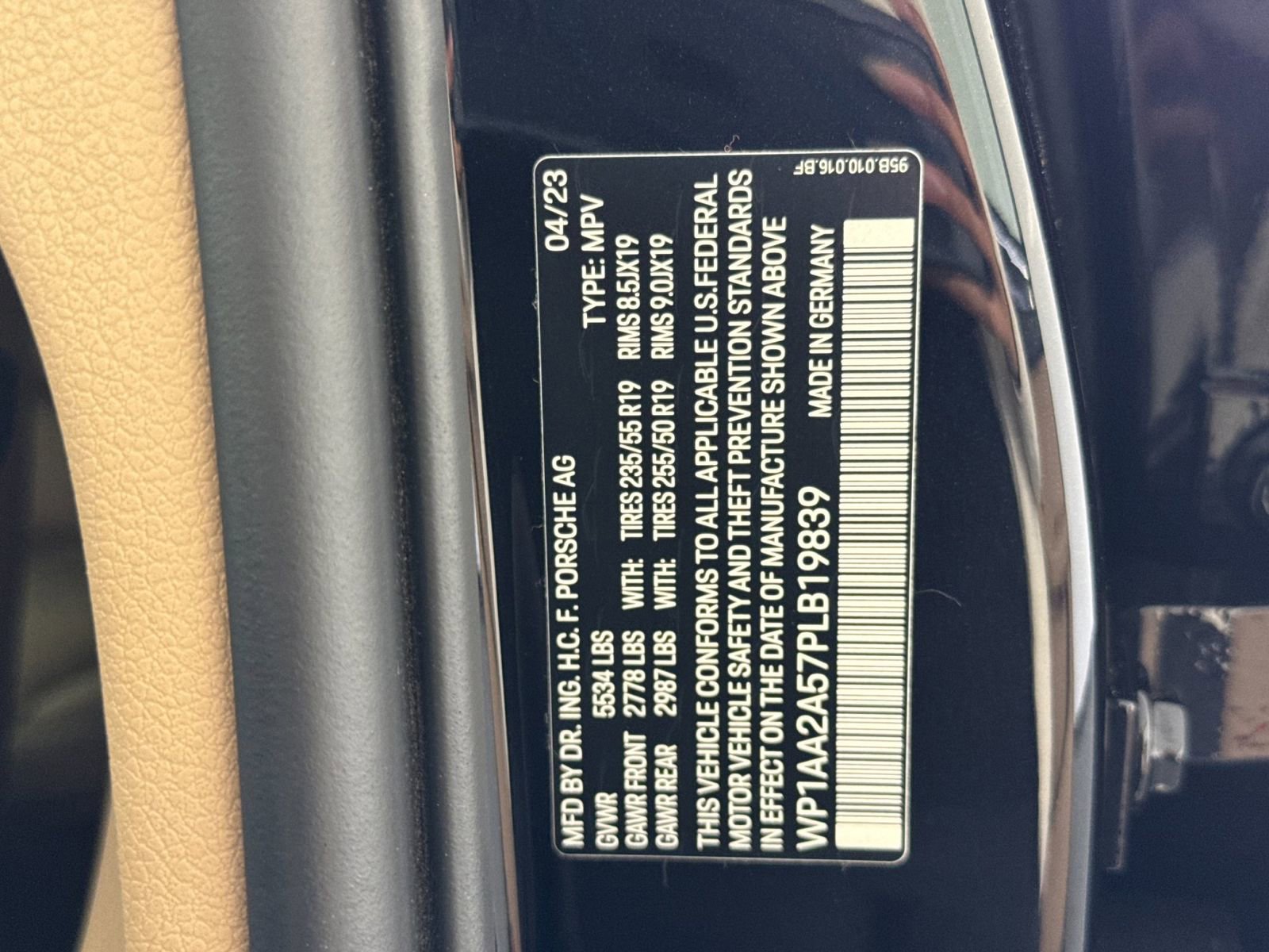Certified 2023 Porsche Macan image 35