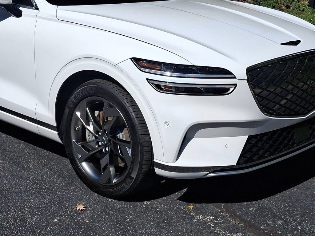 Used 2025 Genesis Electrified GV70 AWD/4WD image 28