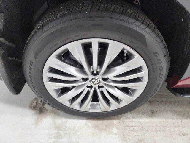 Used 2024 Toyota Highlander Platinum image 13