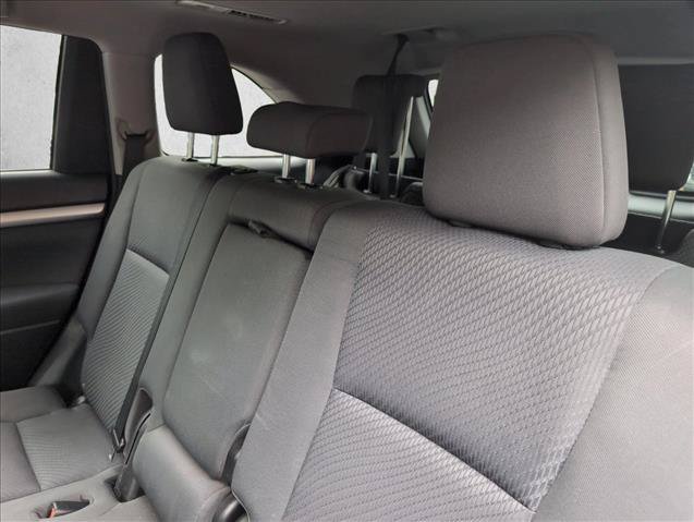 Used 2014 Toyota Highlander LE FWD image 18