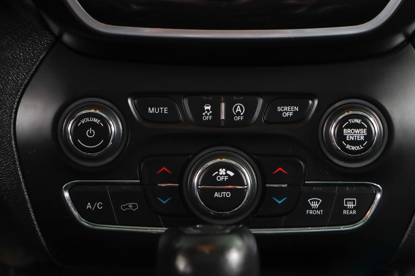 Used 2021 Jeep Cherokee Limited image 20