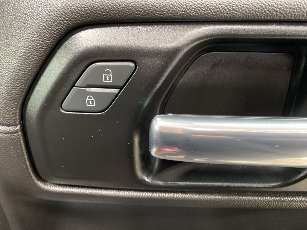 Used 2019 Chevrolet Silverado 1500 RST image 17