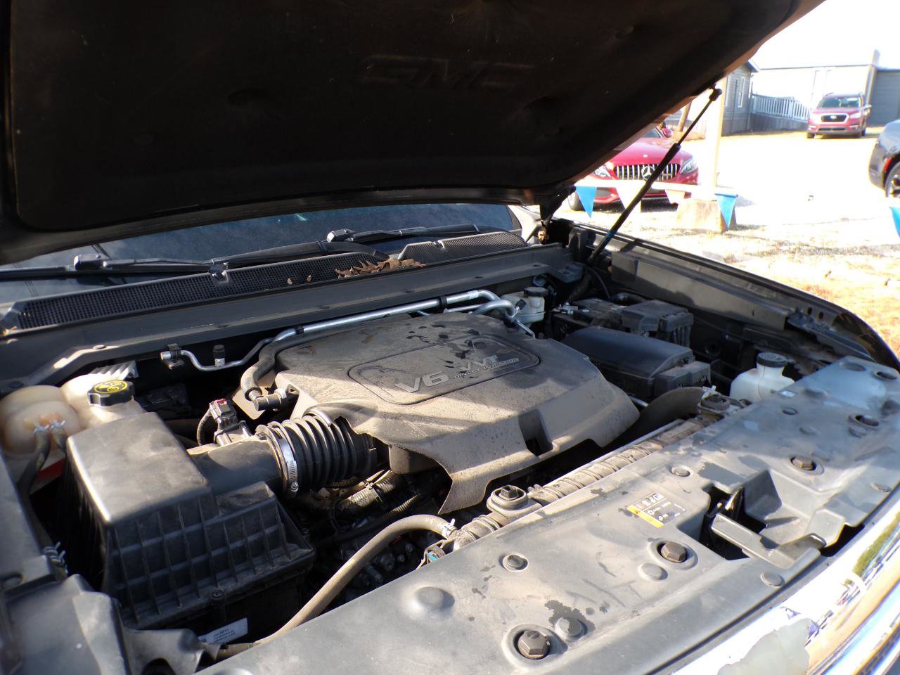 Used 2016 GMC Canyon SLE w/ SLE Convenience Package image 9