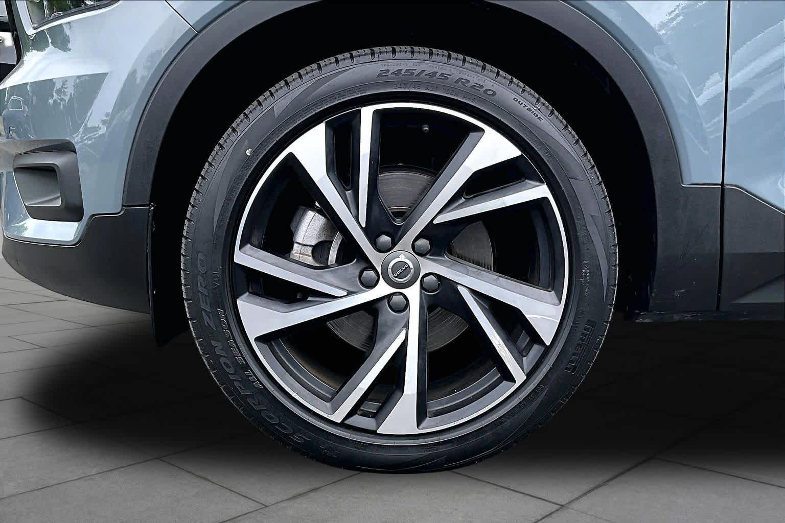Used 2021 Volvo XC40 T5 R-Design AWD/4WD image 11