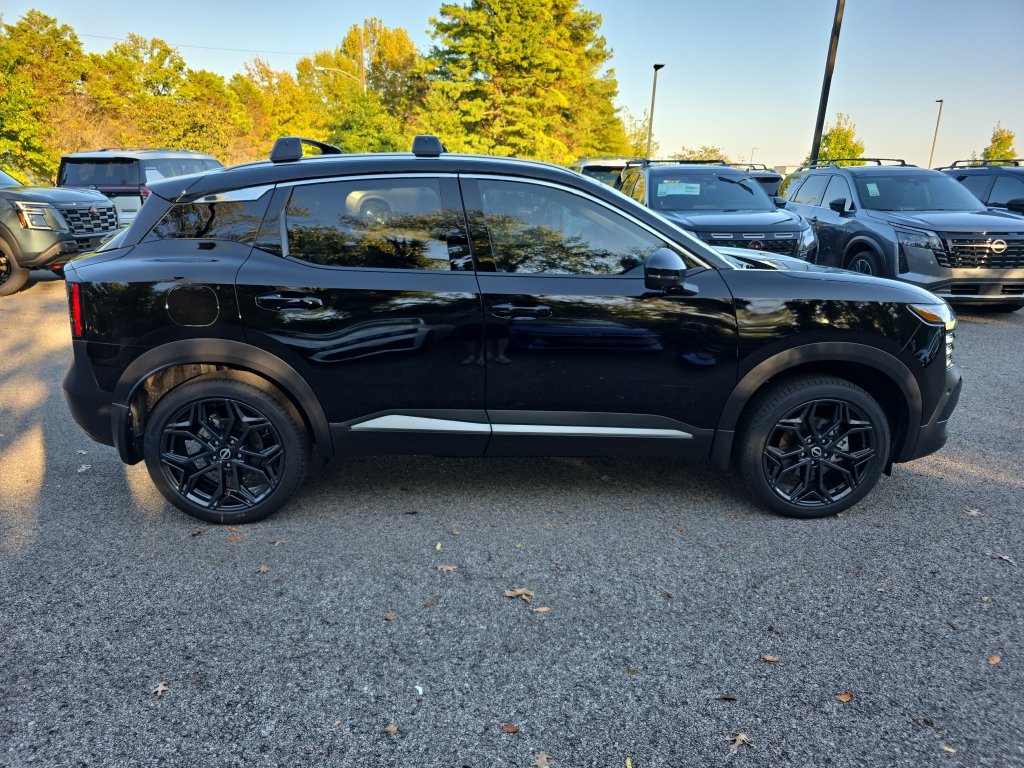 New 2027 Nissan Kicks SR w/ SR Premium Package FWD image 11