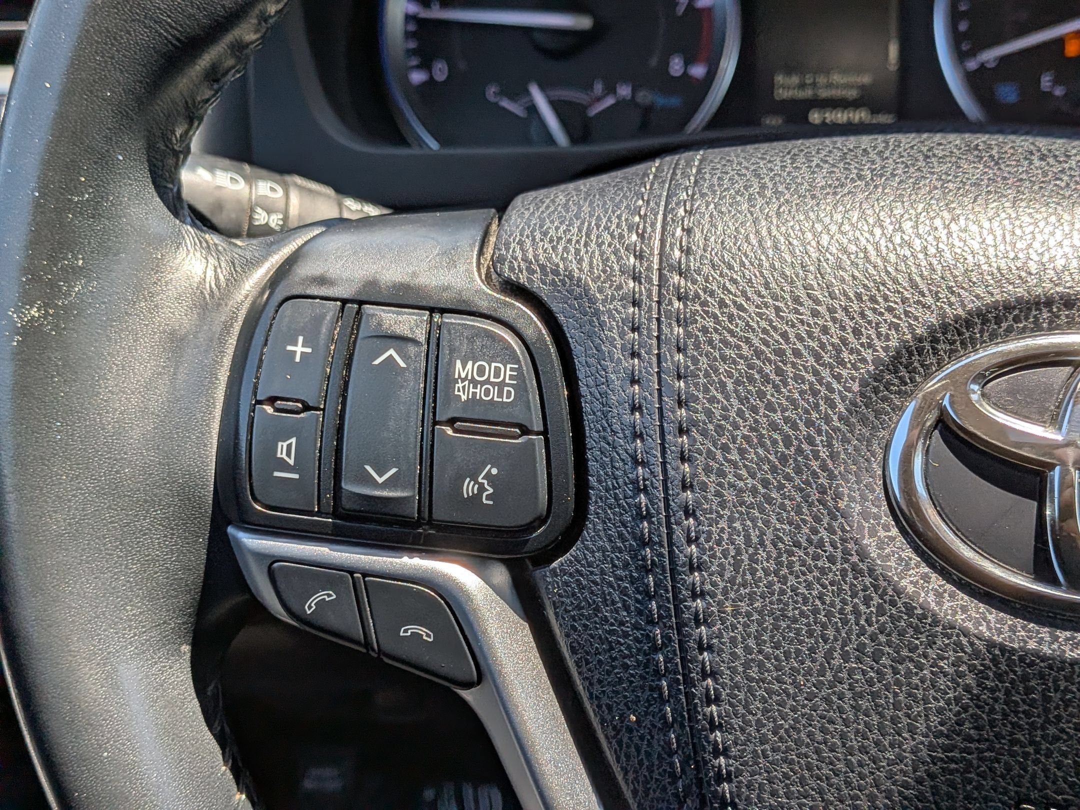 Used 2019 Toyota Highlander XLE AWD/4WD image 14