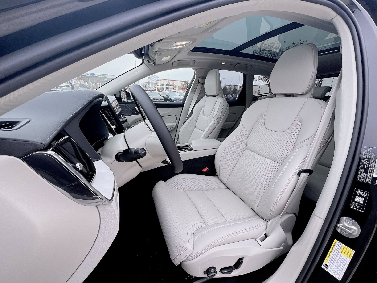 New 2026 Volvo XC60 B5 Ultra w/ Protection Package Premier image 13