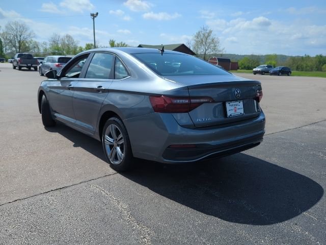 Used 2024 Volkswagen Jetta SE FWD image 9