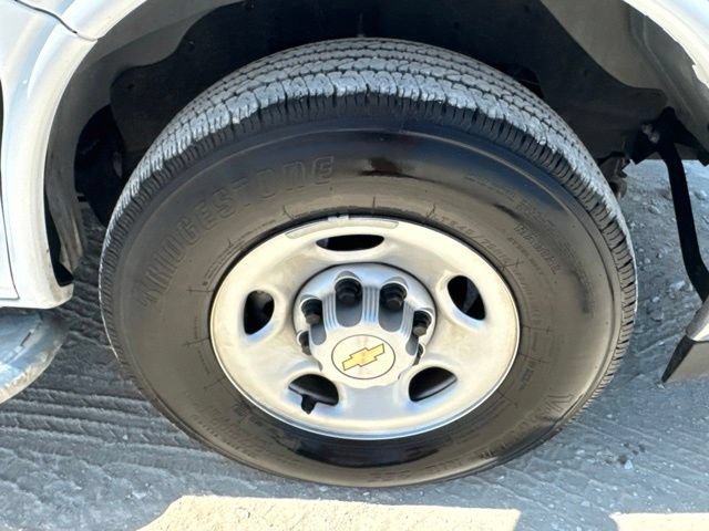 Used 2025 Chevrolet Express 2500 w/ Driver Convenience Package RWD image 20