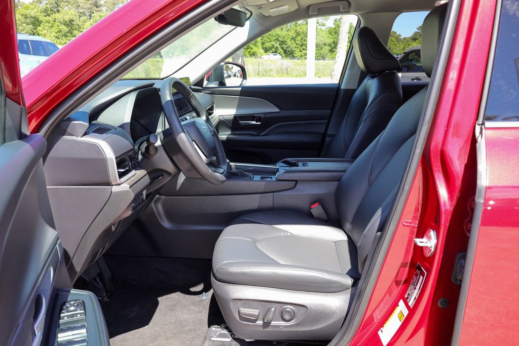 Used 2025 Toyota Grand Highlander AWD image 8