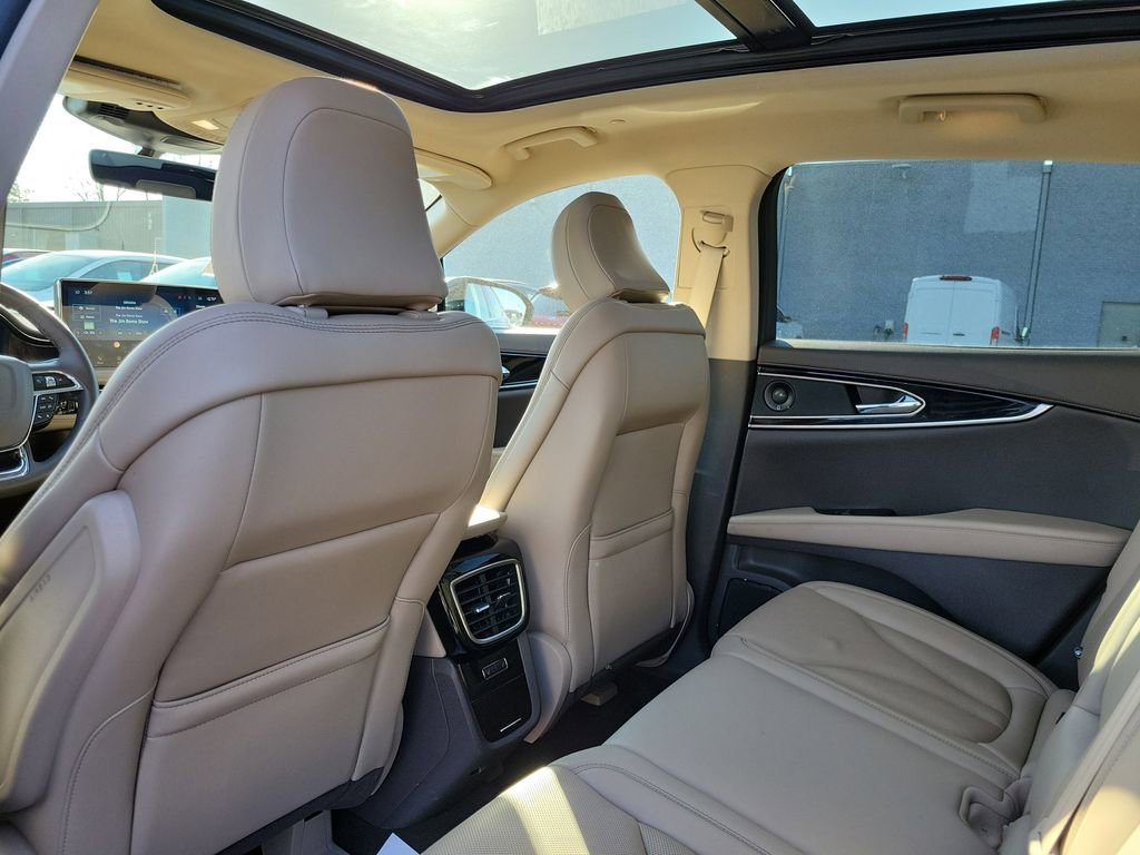 Certified 2023 Lincoln Nautilus Reserve w/ Equipment Group 201A image 15