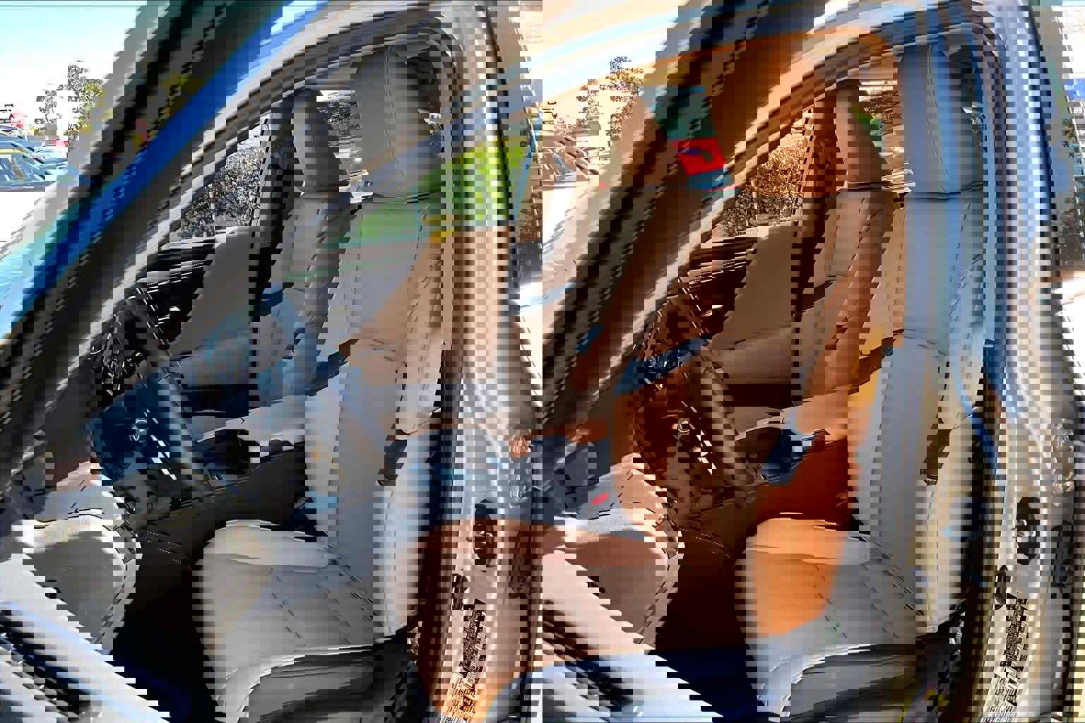 Used 2025 Lexus ES 350 w/ Premium Package image 8