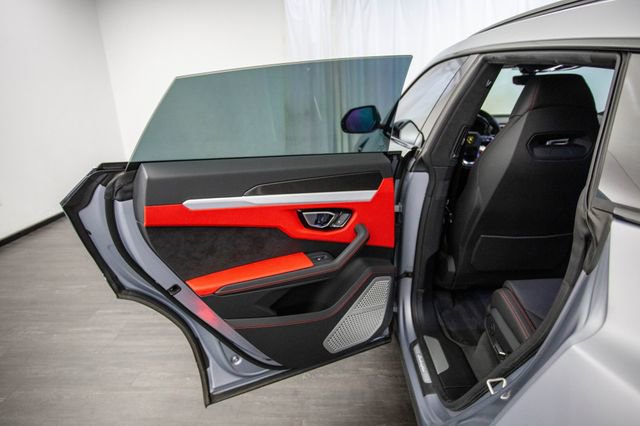 Used 2022 Lamborghini Urus image 22