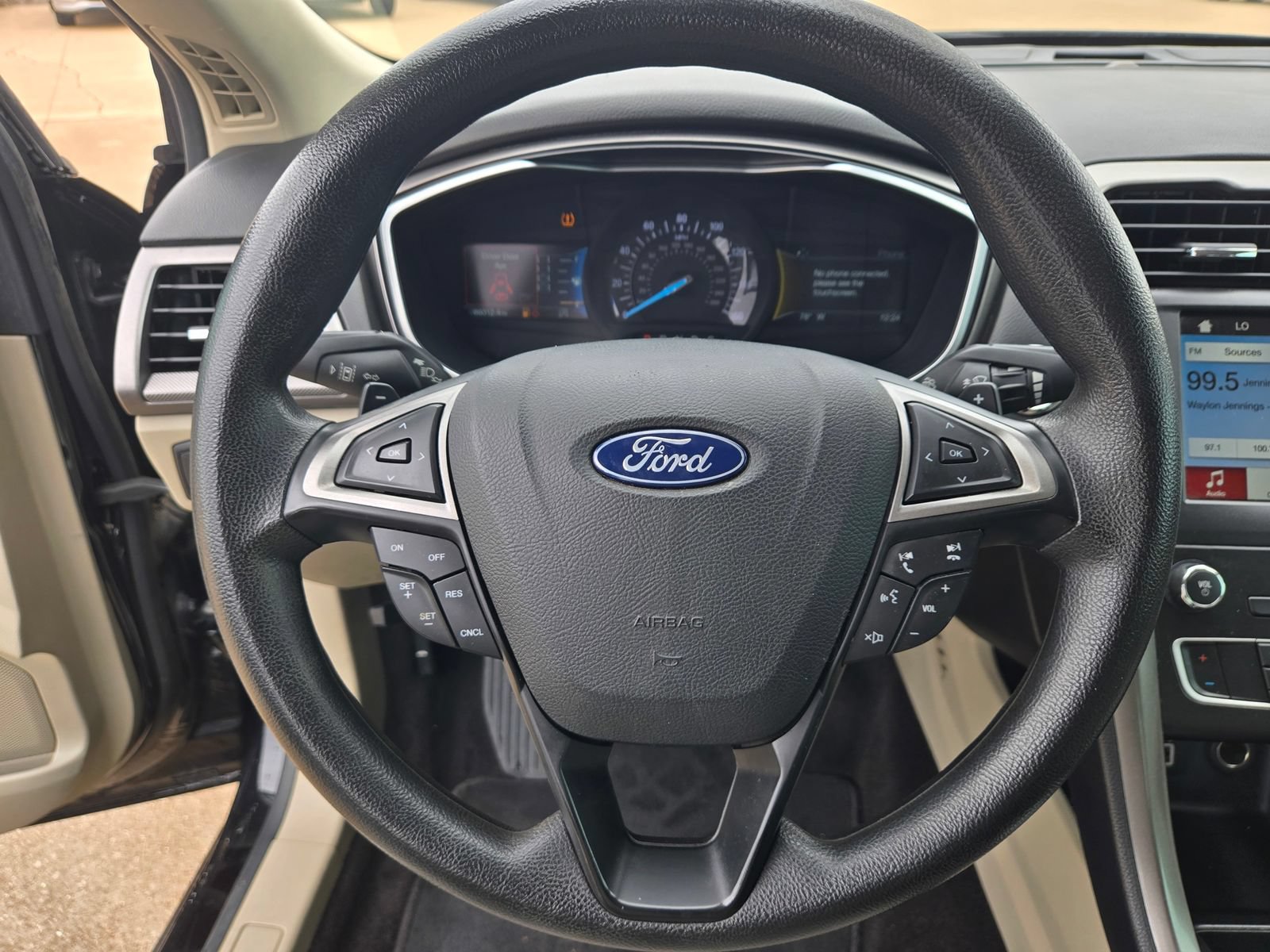 Used 2019 Ford Fusion SE FWD image 10