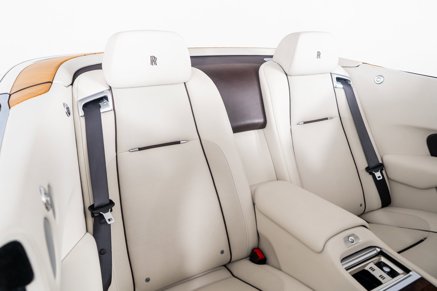 Used 2017 Rolls-Royce Dawn image 32