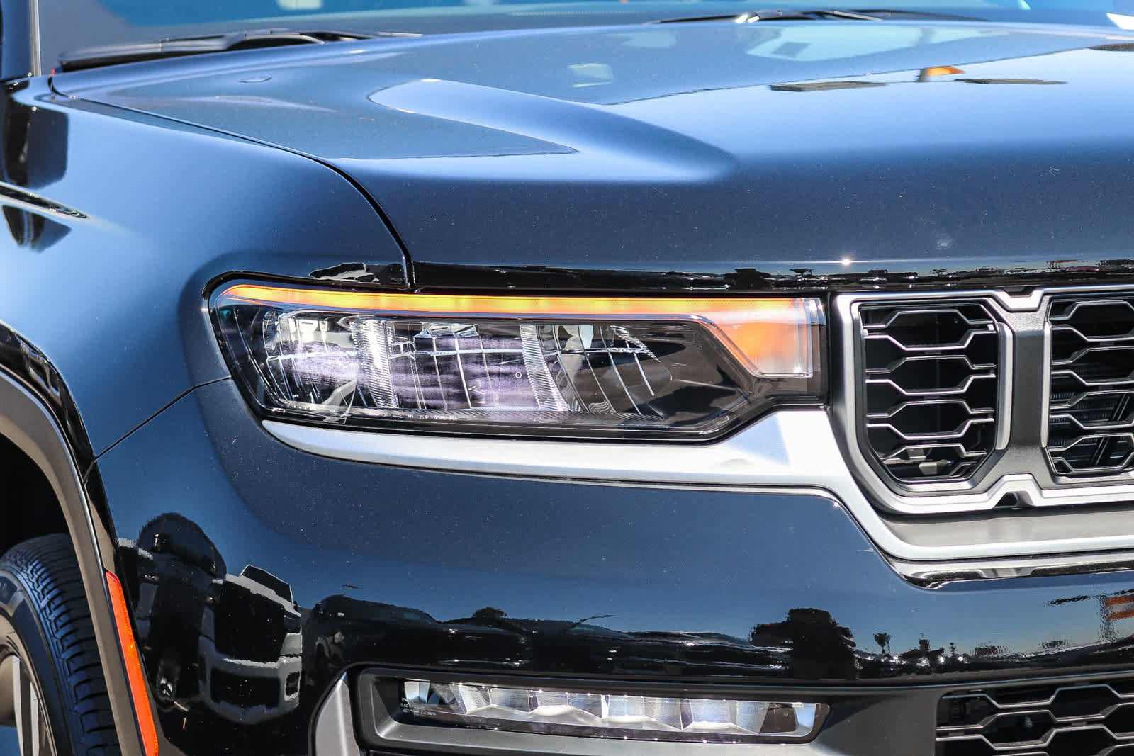 New 2027 Jeep Grand Cherokee Limited AWD/4WD image 8