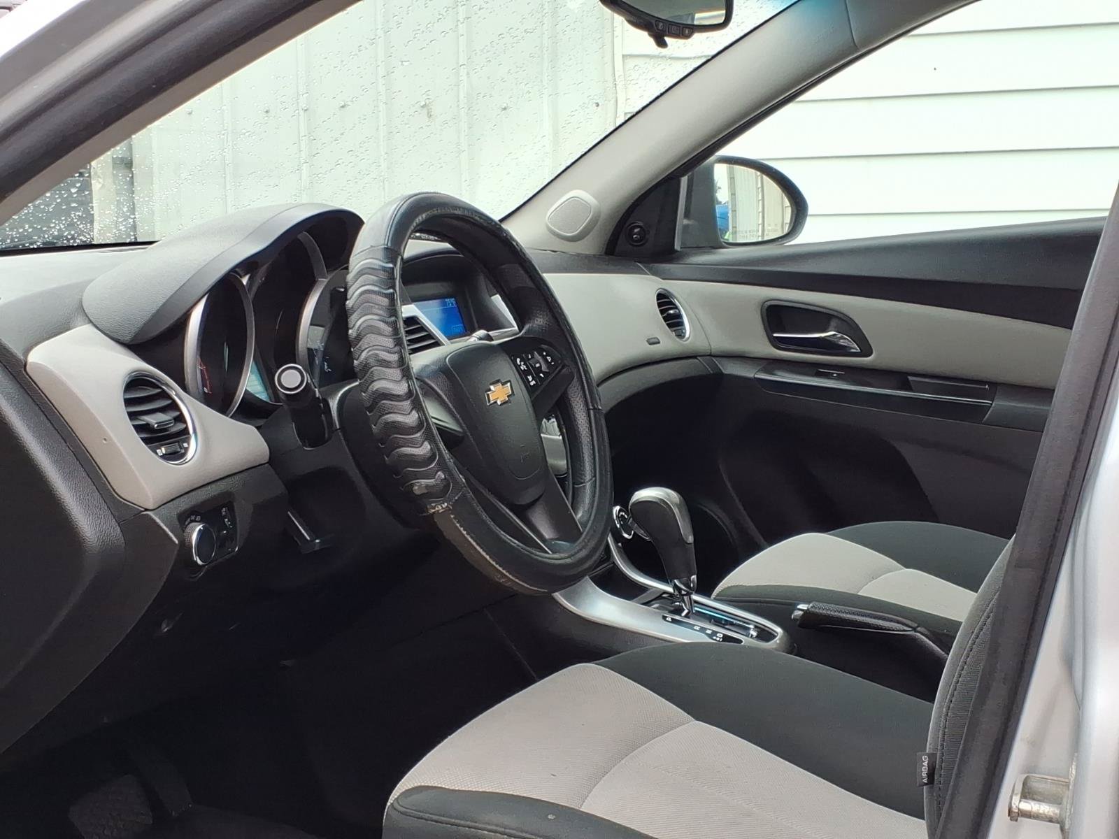 Used 2011 Chevrolet Cruze LS w/ Connectivity Package FWD image 7