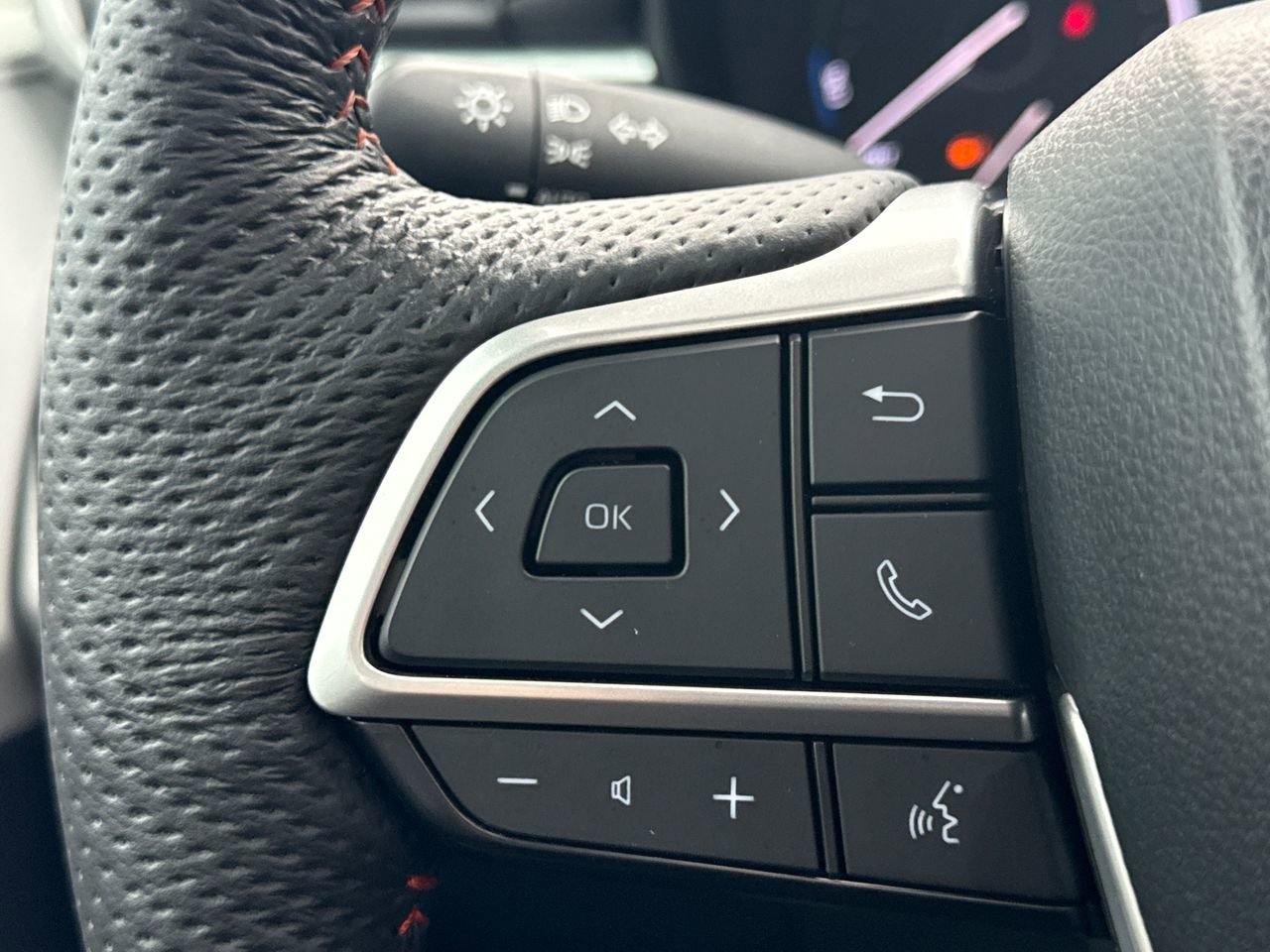 Used 2024 Toyota Sienna XSE image 31