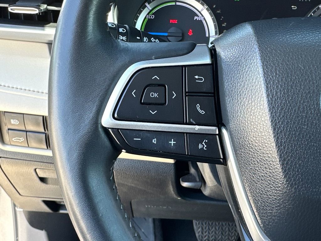 Used 2023 Toyota Highlander XLE image 25