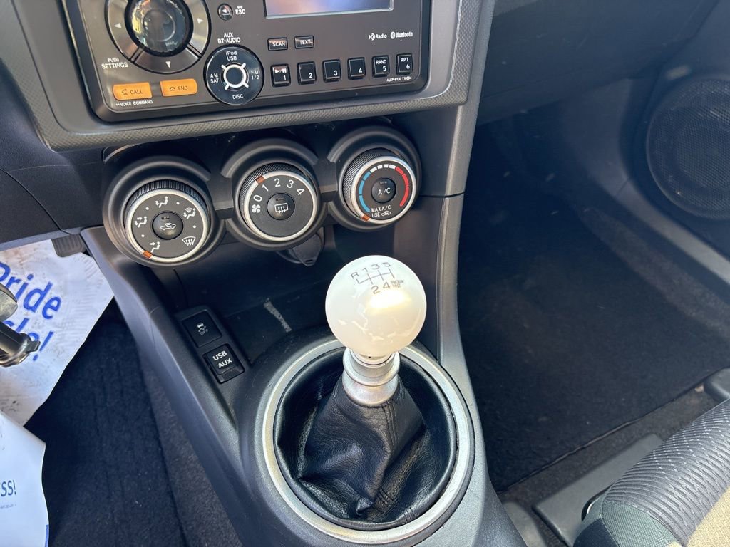 Used 2013 Scion tC FWD image 25