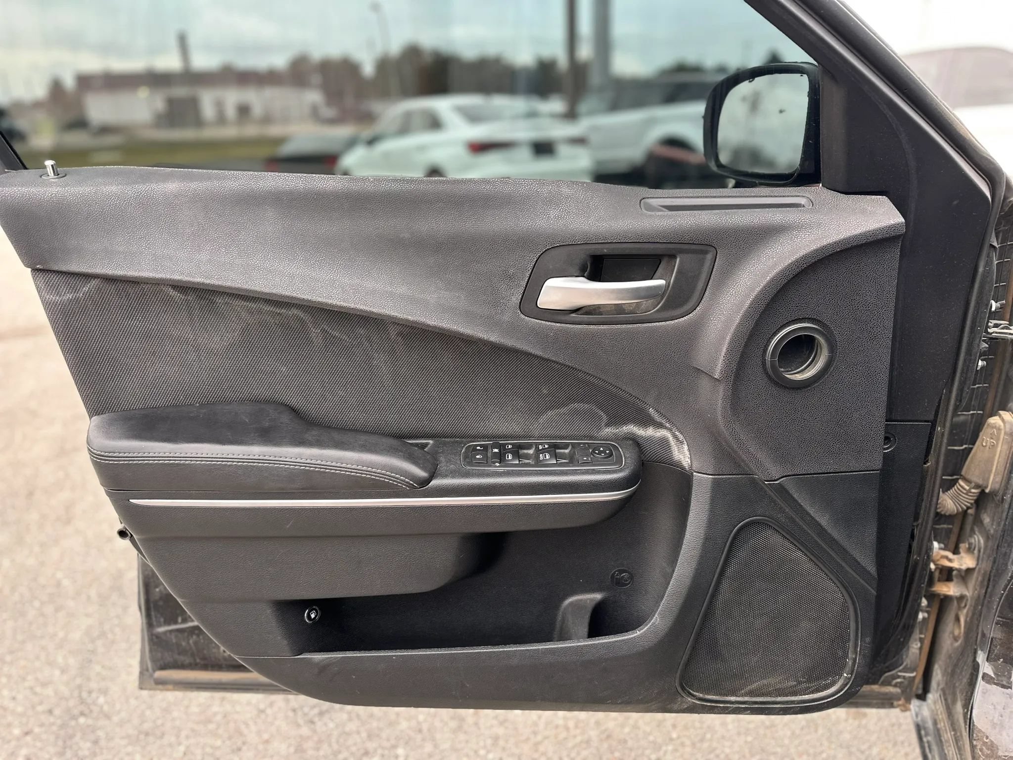 Used 2017 Dodge Charger SE RWD image 21