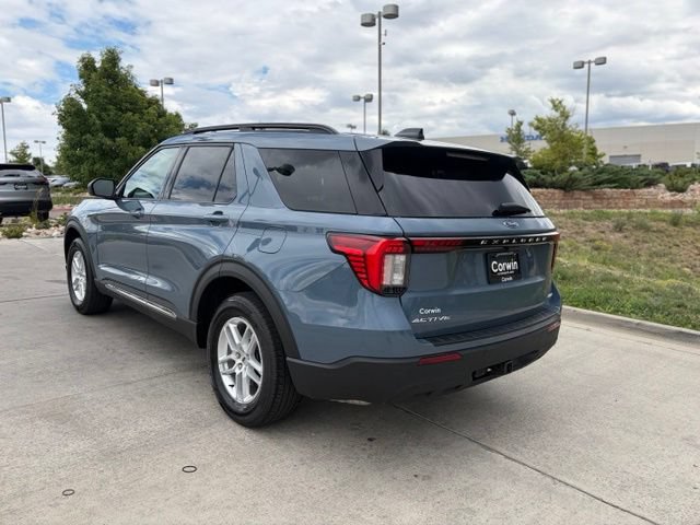 Used 2025 Ford Explorer Active AWD/4WD image 10