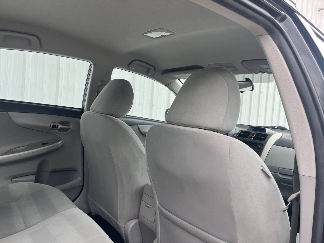 Used 2013 Toyota Corolla LE FWD image 18