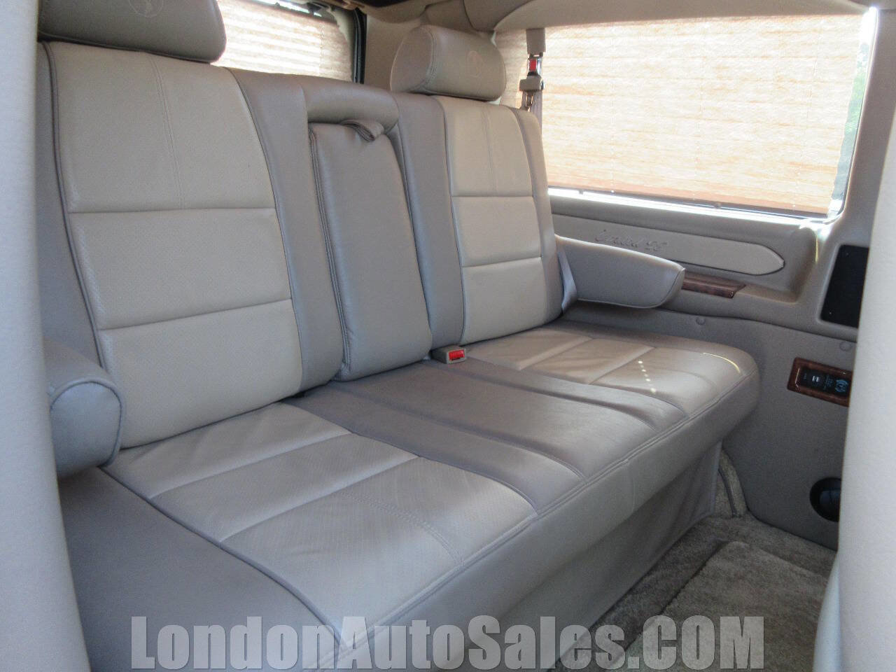 Used 2017 GMC Savana 2500 image 15