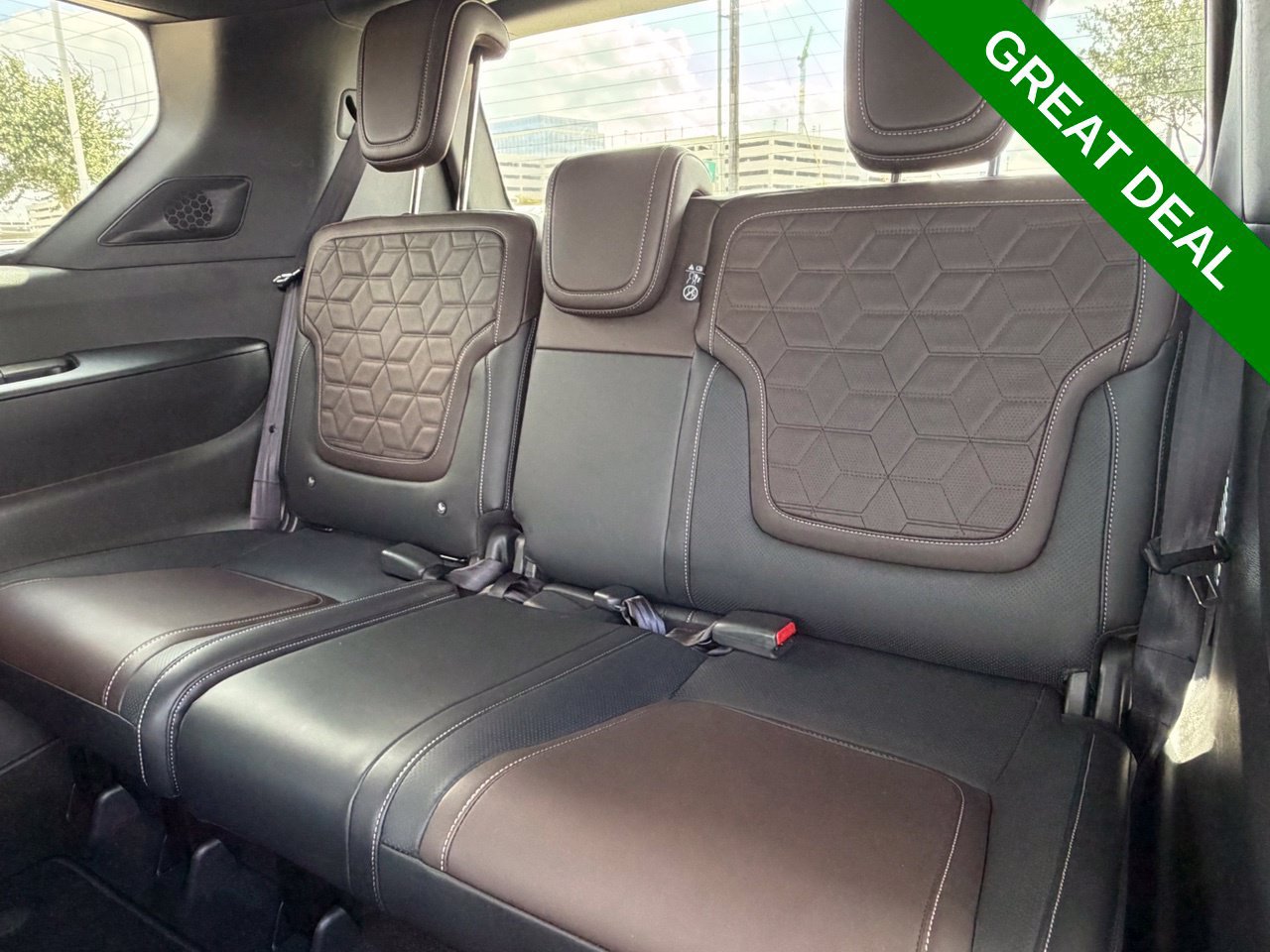 Used 2025 Nissan Armada Platinum w/ Convenience Package RWD image 46