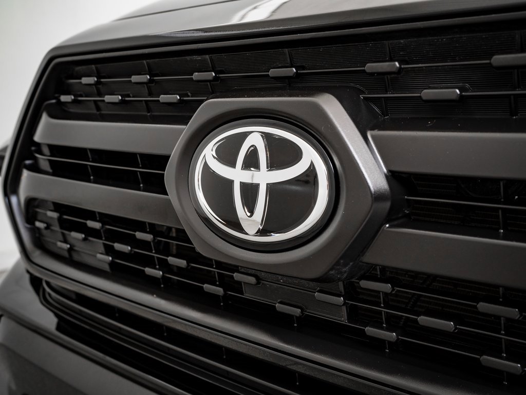 Used 2020 Toyota RAV4 AWD image 17