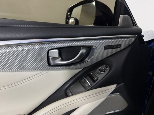 Used 2017 INFINITI Q60 Red Sport 400 RWD image 26