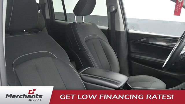 Used 2022 Jeep Grand Cherokee Laredo w/ Luxury Tech Group I AWD/4WD image 10