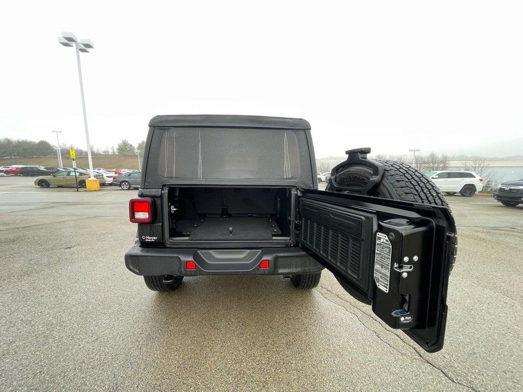 Used 2022 Jeep Wrangler Unlimited Sahara image 17