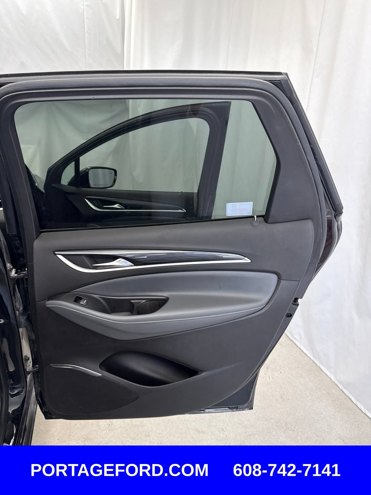 Used 2020 Buick Enclave Essence w/ Sound and Sites Package AWD/4WD image 32