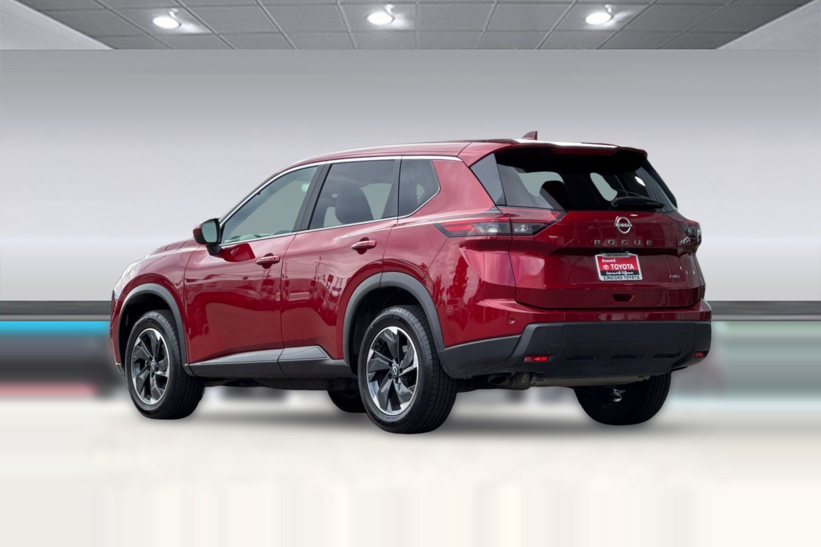 Used 2025 Nissan Rogue SV AWD/4WD image 3