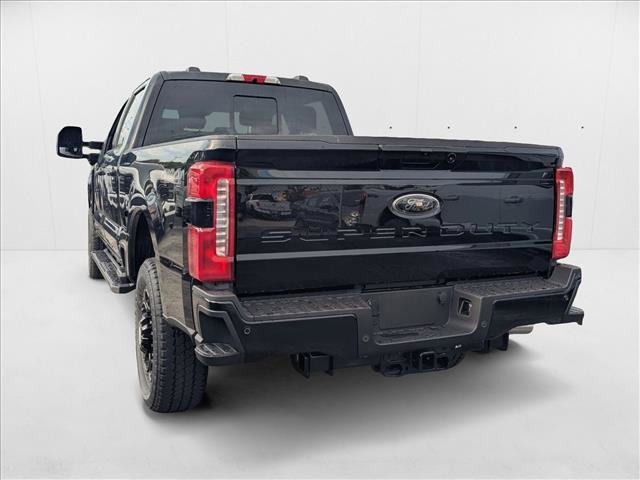 New 2026 Ford F250 Lariat w/ Black Appearance Package image 8