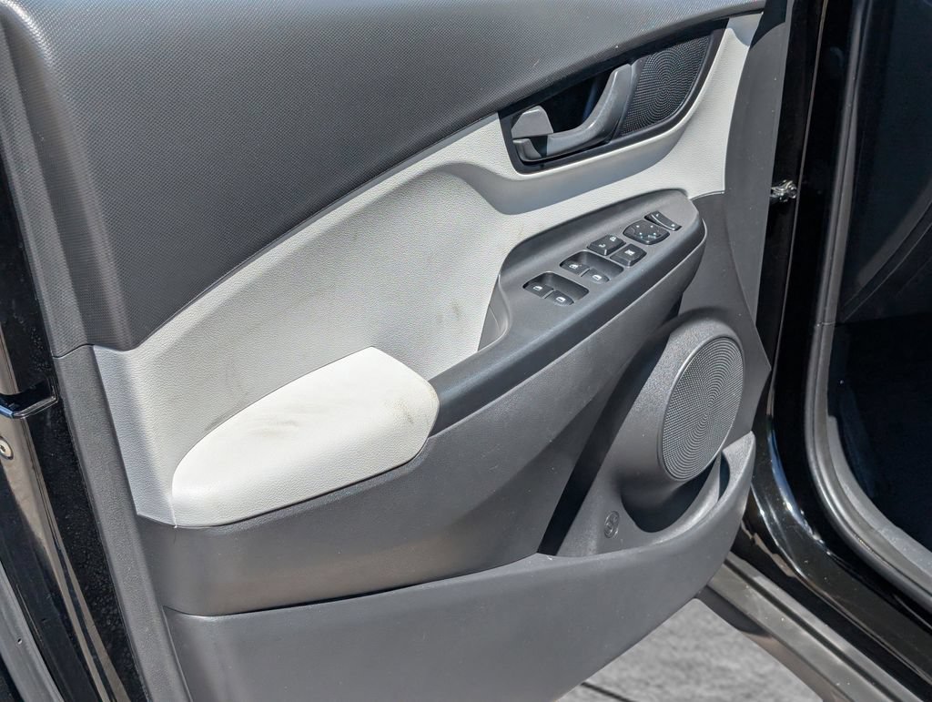 Used 2022 Hyundai Kona SEL FWD image 15