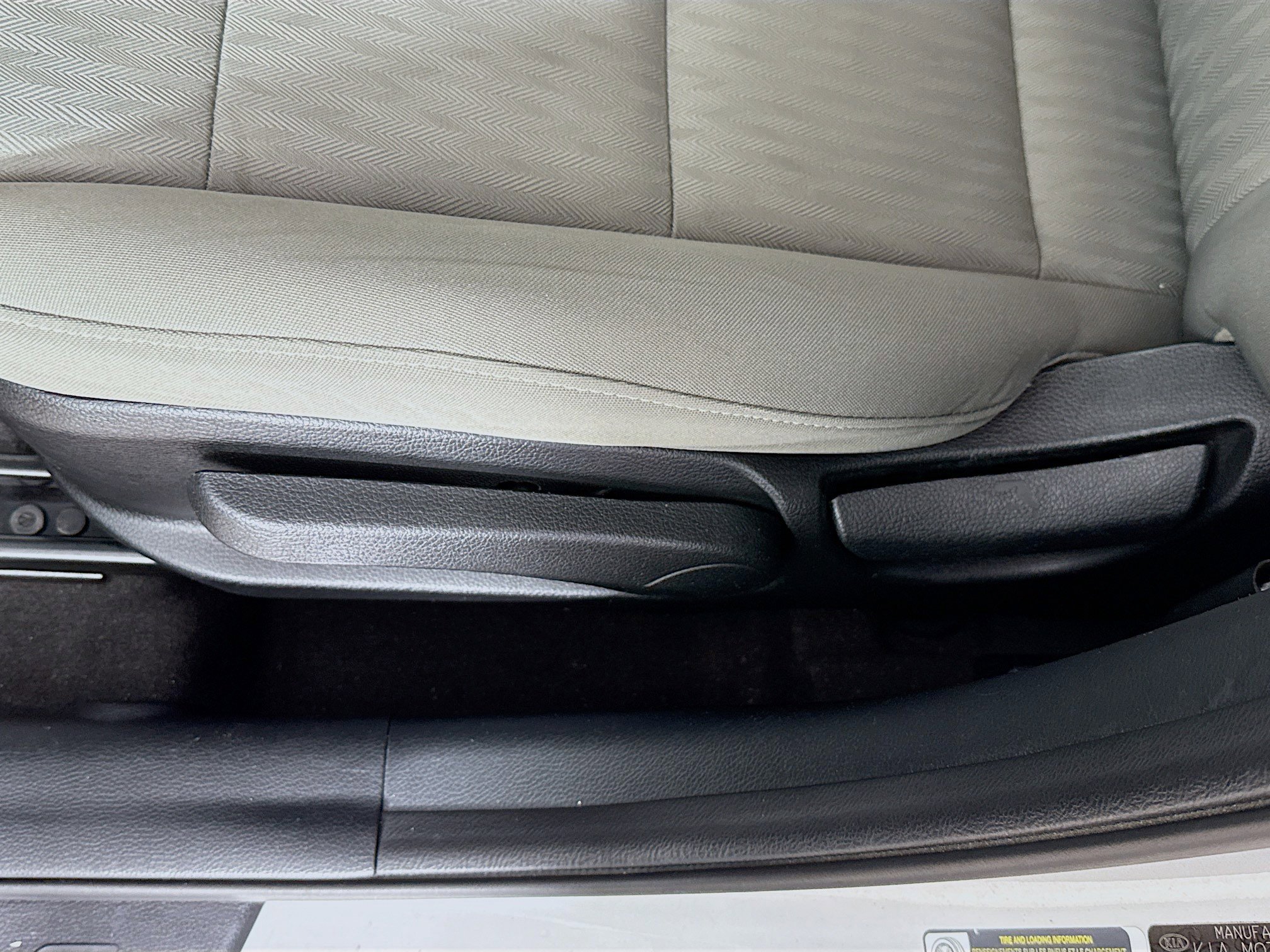 Used 2015 Kia Forte LX image 19