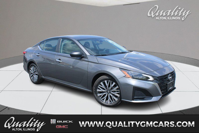 Used 2025 Nissan Altima 2.5 SV