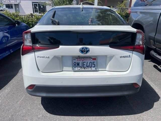 Used 2020 Toyota Prius LE FWD image 2