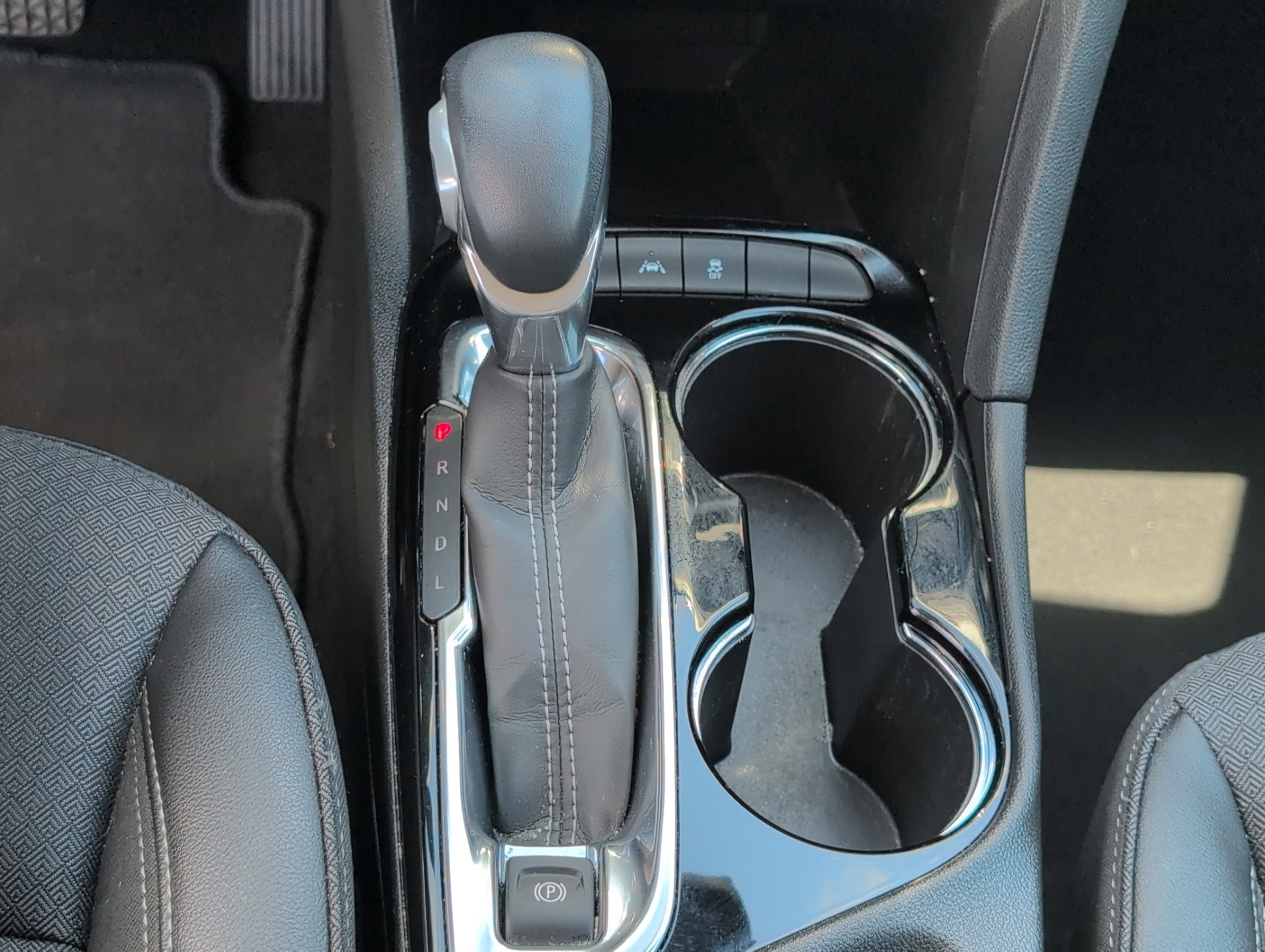 Used 2023 Buick Encore GX Select w/ Sport Touring Package FWD image 21