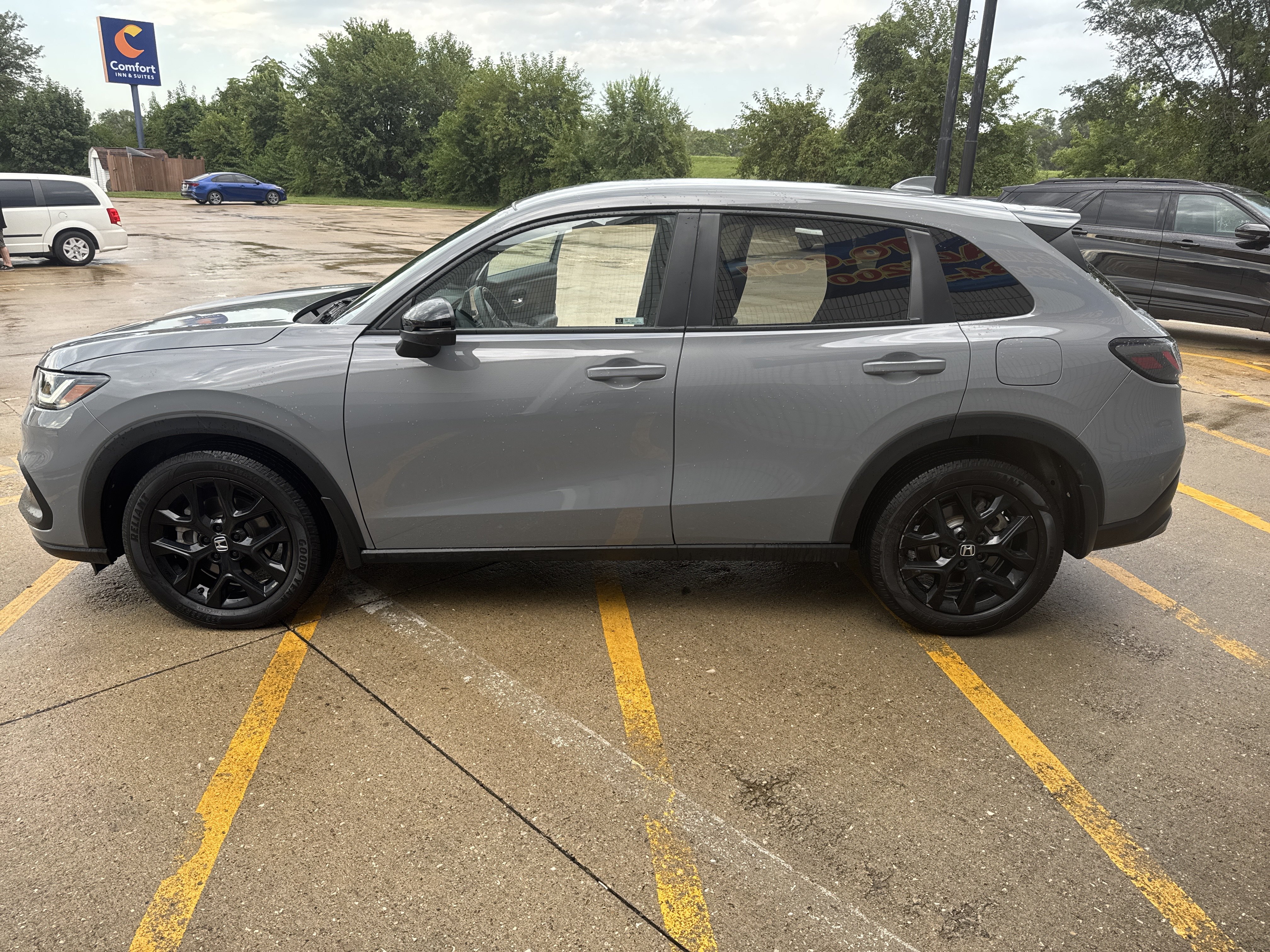 Used 2023 Honda HR-V Sport image 5