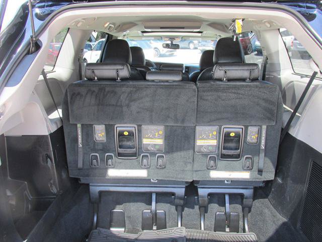 Used 2016 Toyota Sienna SE Premium FWD image 7