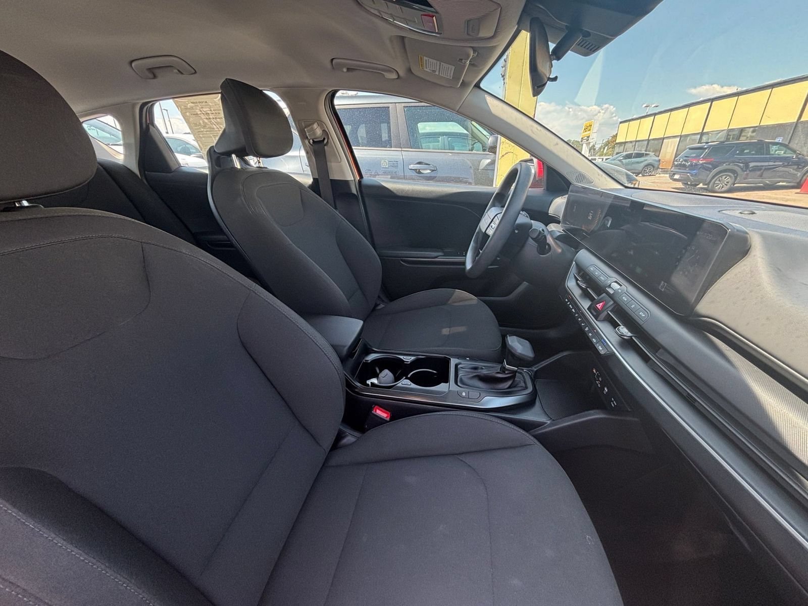 Used 2026 Kia K4 FWD image 32