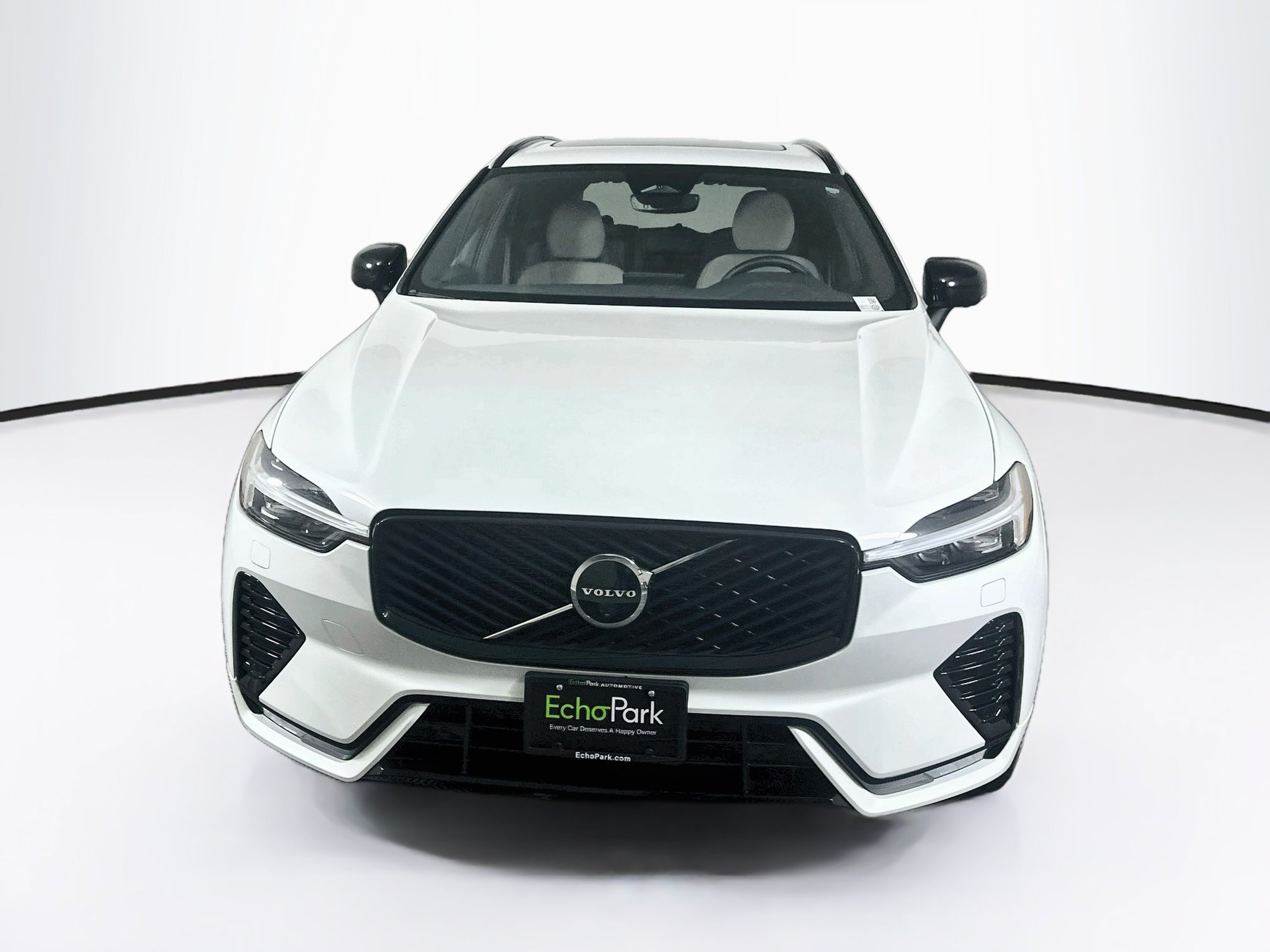 Used 2026 Volvo XC60 B5 Plus AWD/4WD image 2