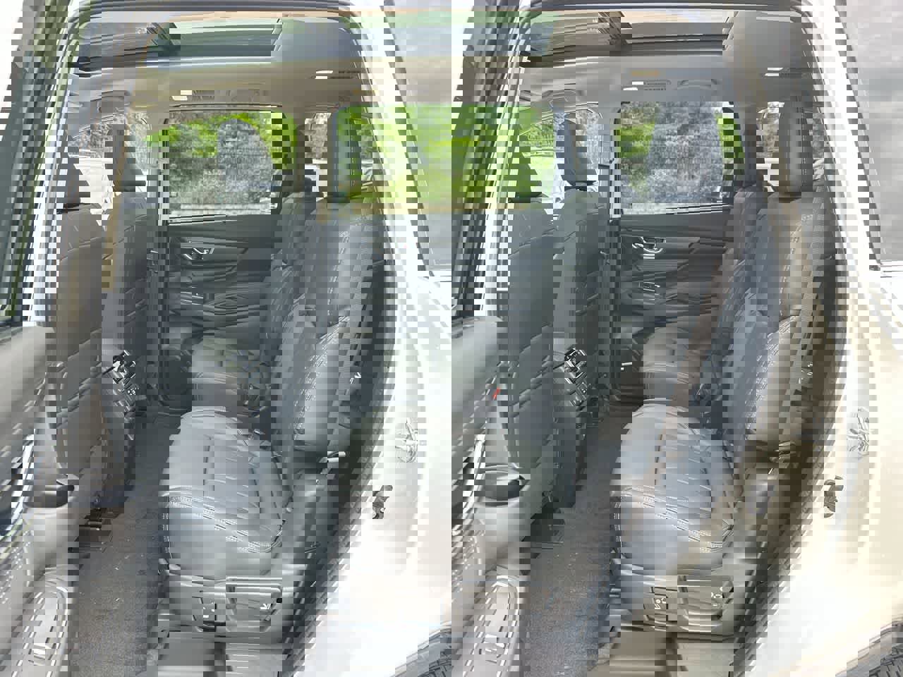 New 2025 Subaru Ascent Limited image 16