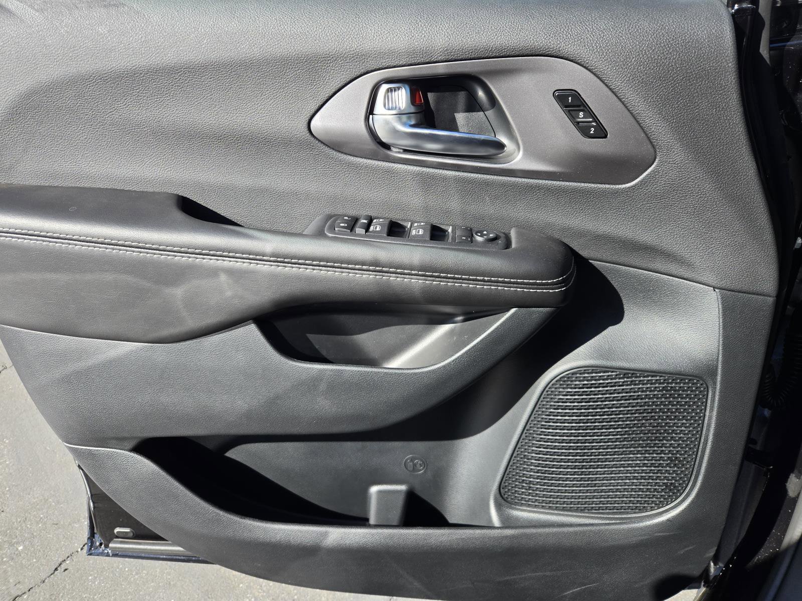 New 2026 Chrysler Pacifica Select image 22