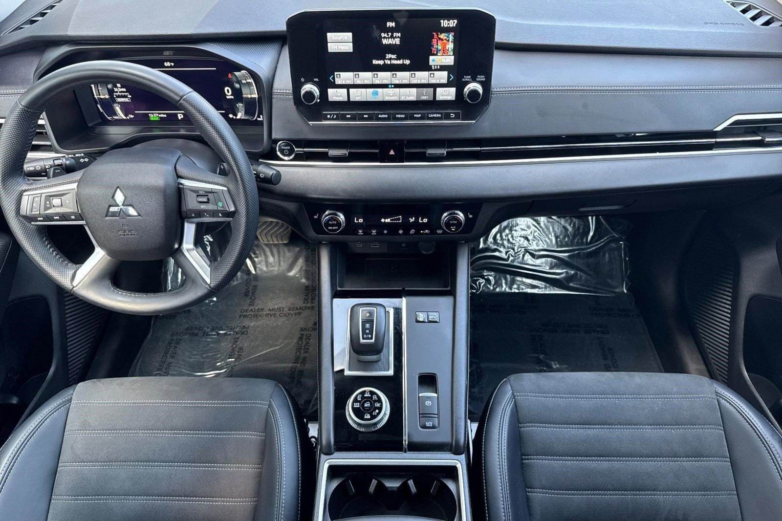 Used 2024 Mitsubishi Outlander SE image 15