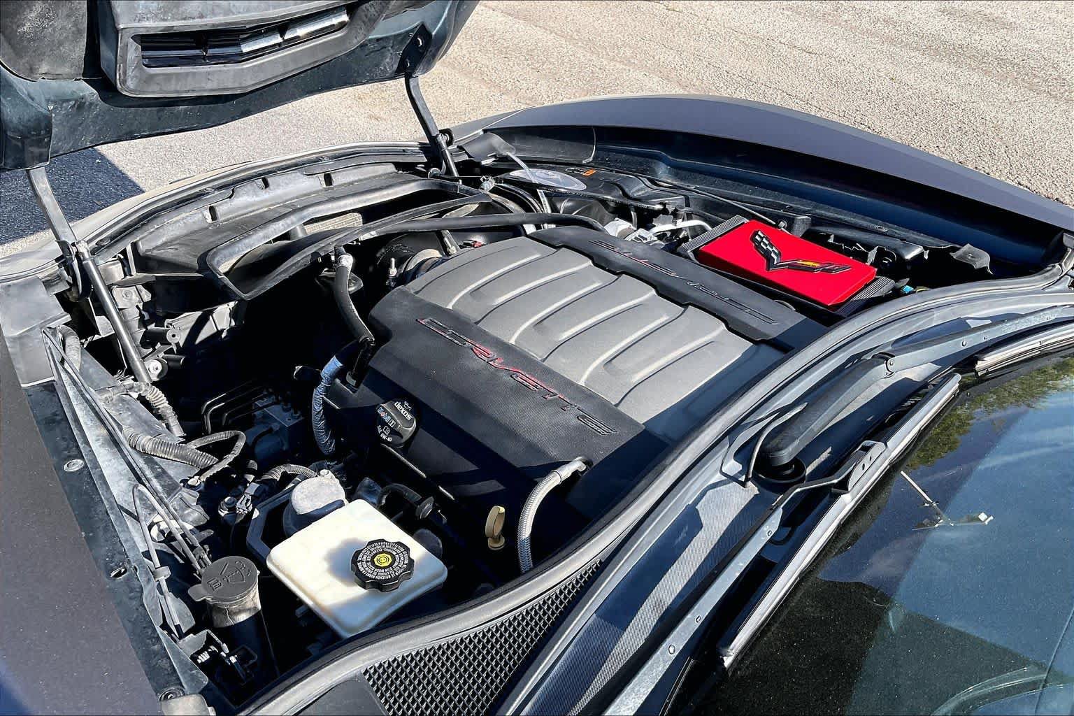 Used 2019 Chevrolet Corvette Stingray Coupe w/ 1LT RWD image 25
